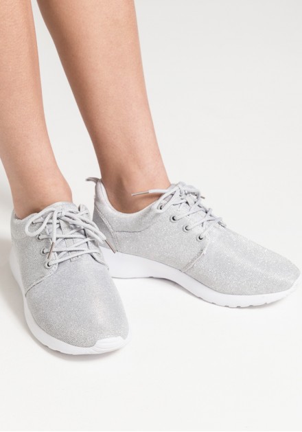 Sneakers με γυαλάδα